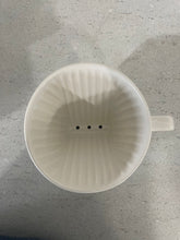 Load image into Gallery viewer, Kalita 102 Coffee Dripper (White)